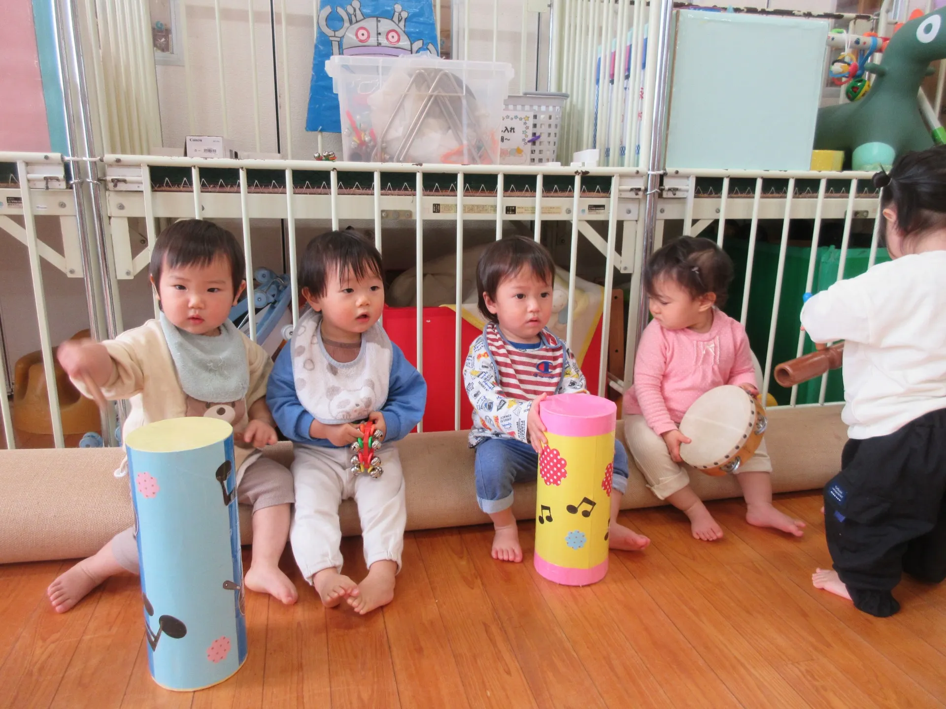 すみれ小組🎶楽器遊び・テラス遊び