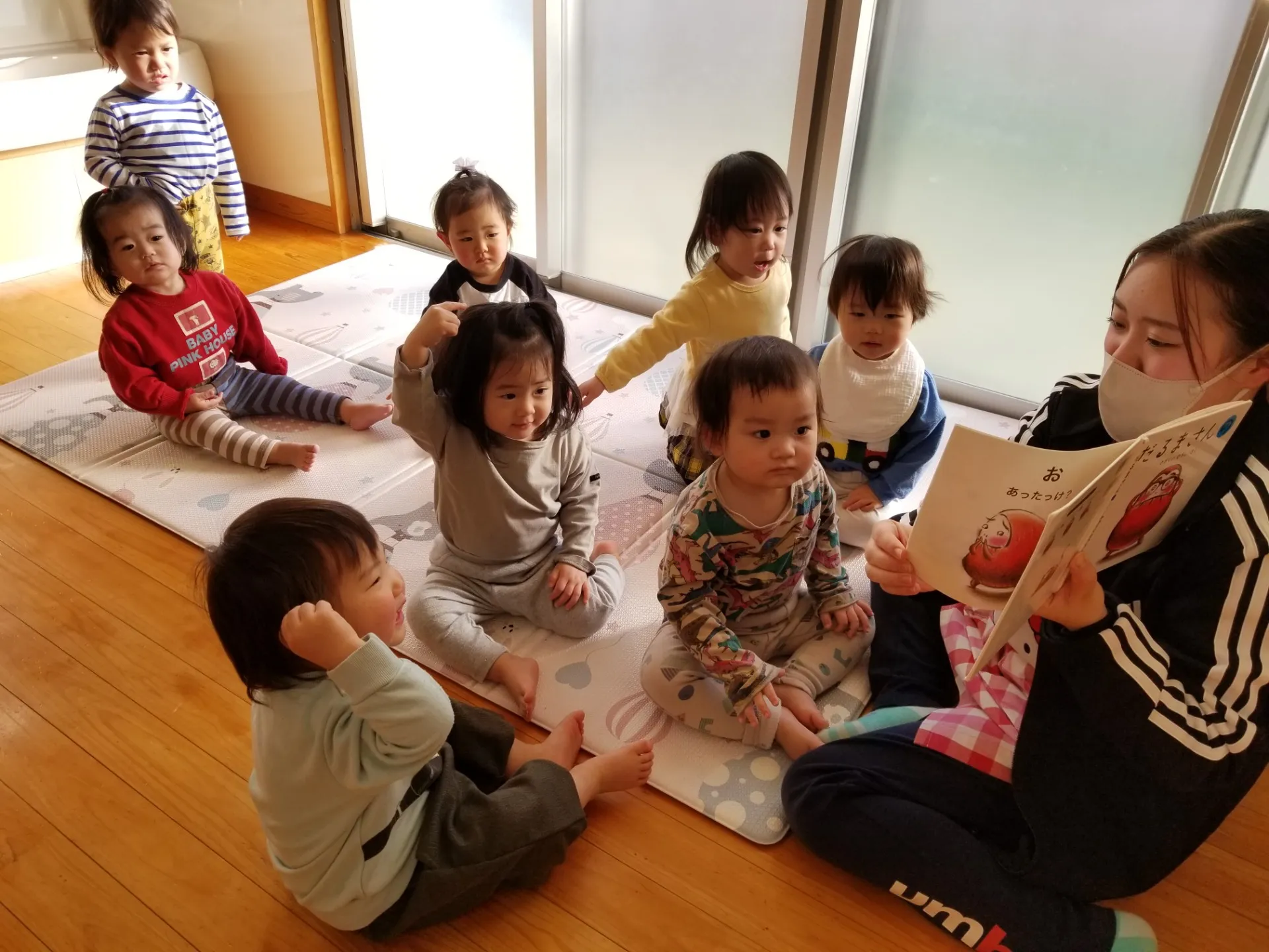 すみれ小組❤絵本と手あそび