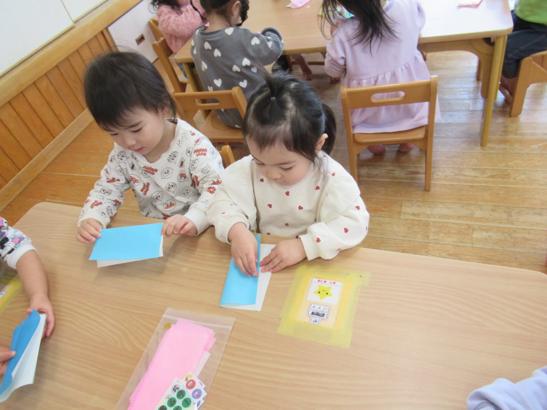 すみれ大組　椅子に座ってみたよ☺