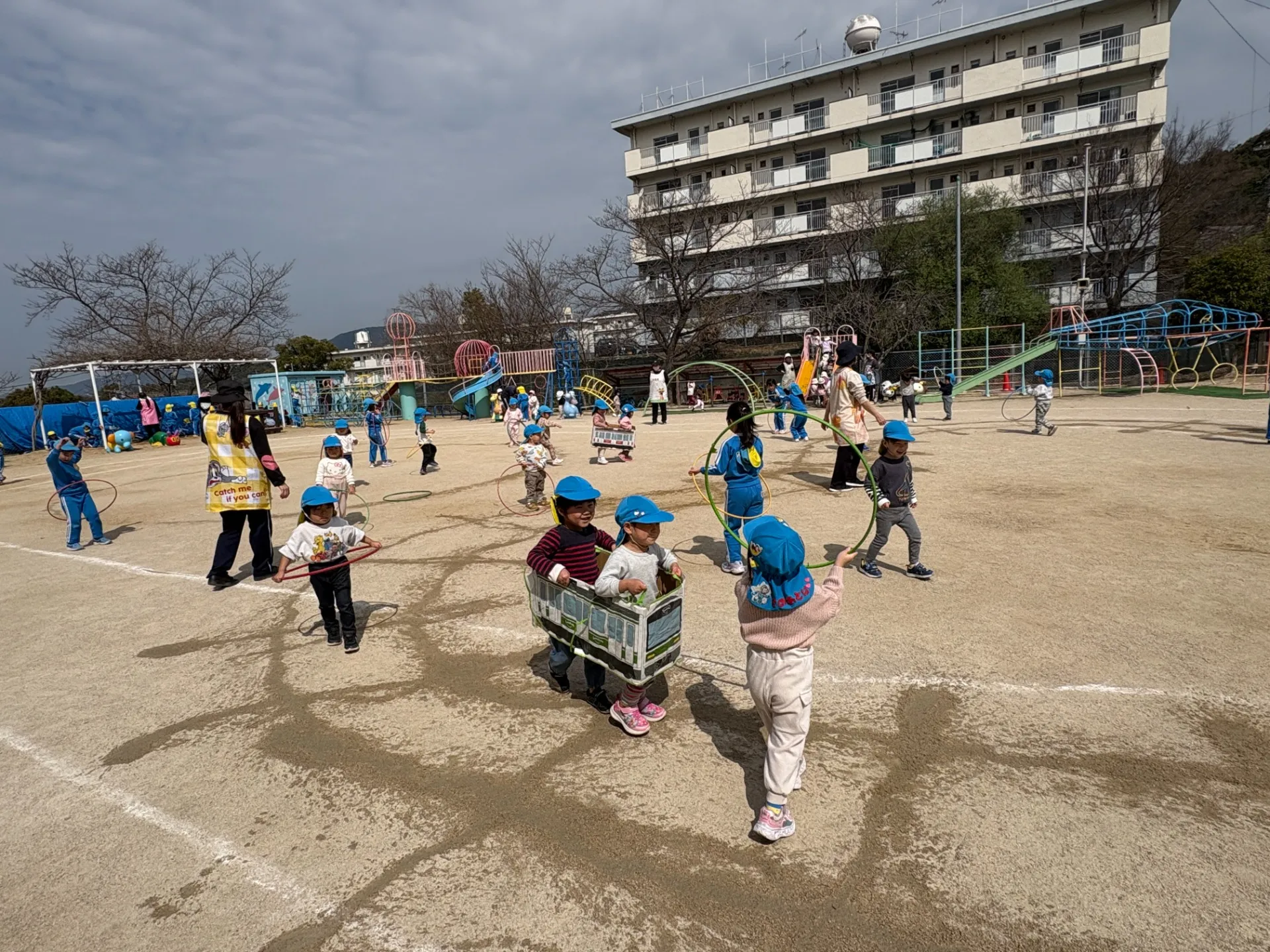 ゆり組★元気に外遊び